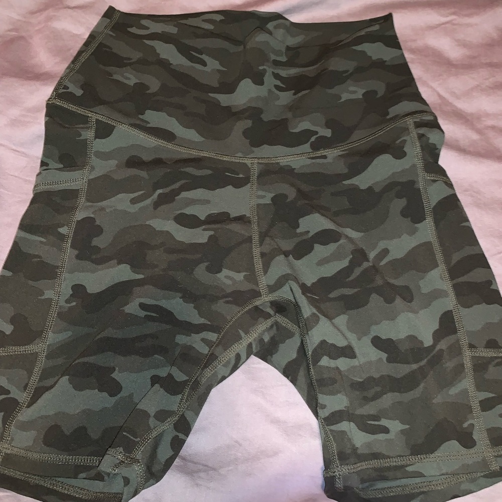 💥💥LAST CHANCE💥💥Medium- Colorful Koala Shorts- Green Camo